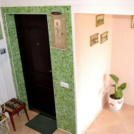 Sea & Garden Apartment Warna