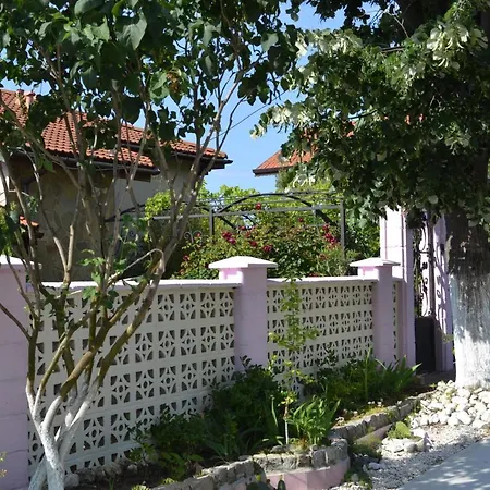 Apartment Sea & Garden